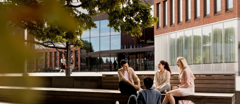 Vollfinanzierte Sommerprogramme vor dem Studium